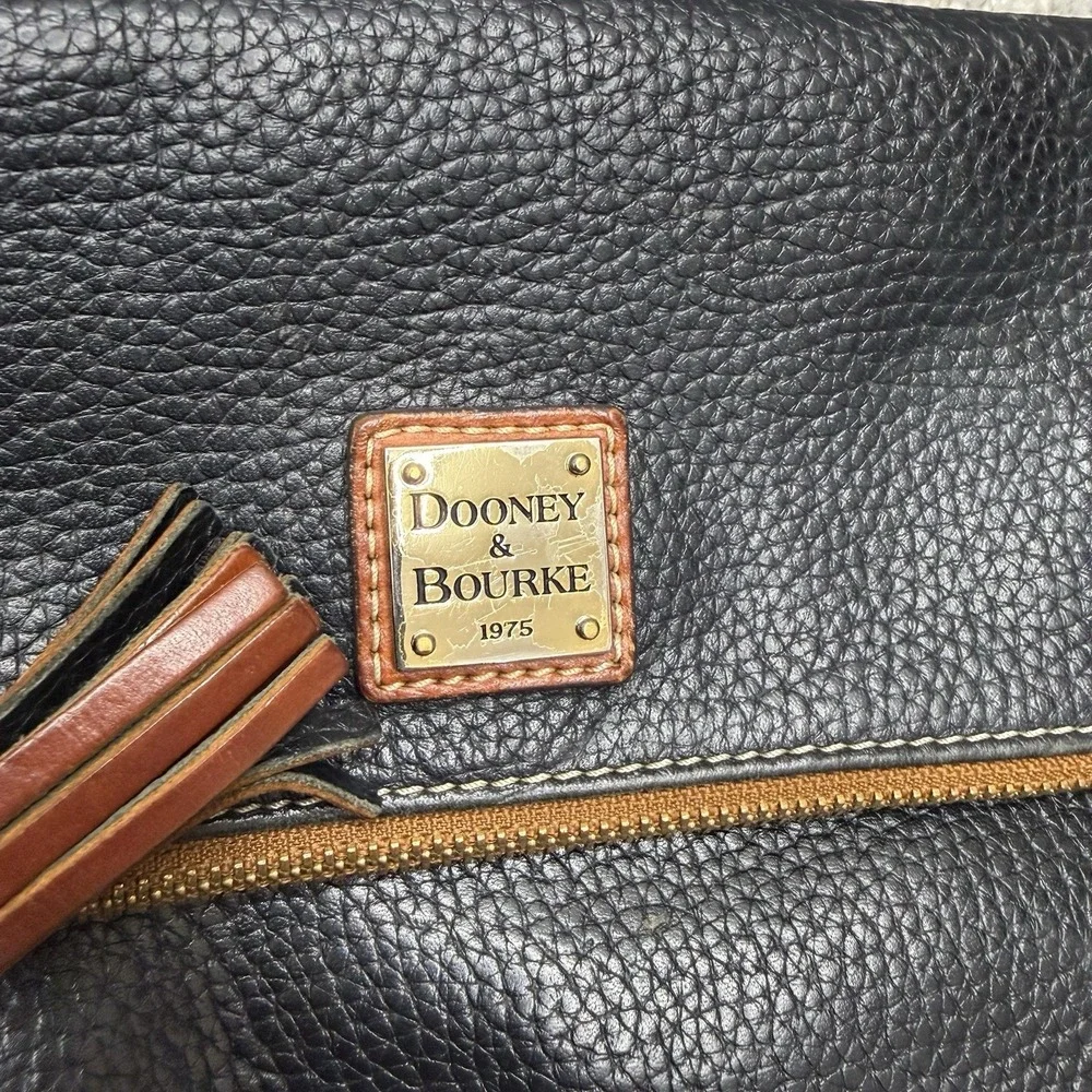 Dooney & Bourke pebble leather folder‎ zip crossbody purse bag black
